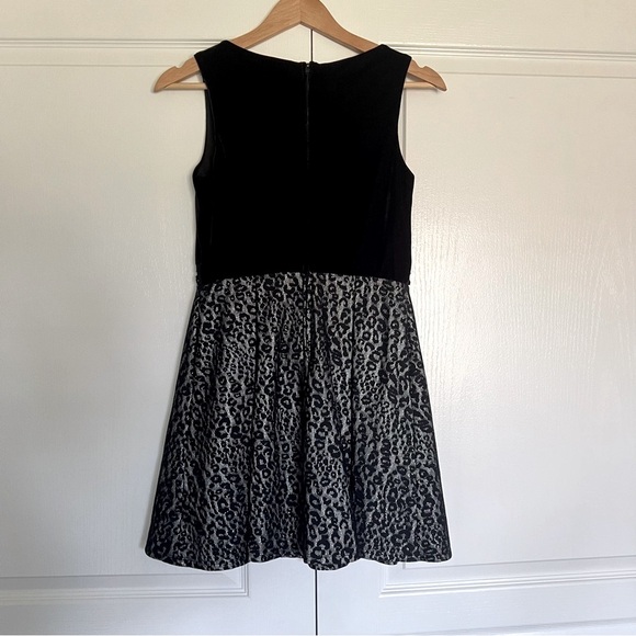 ALLY B. Elegant Black and Gray/Silver Leopard Print Dress Size 14 - Picture 4 of 6